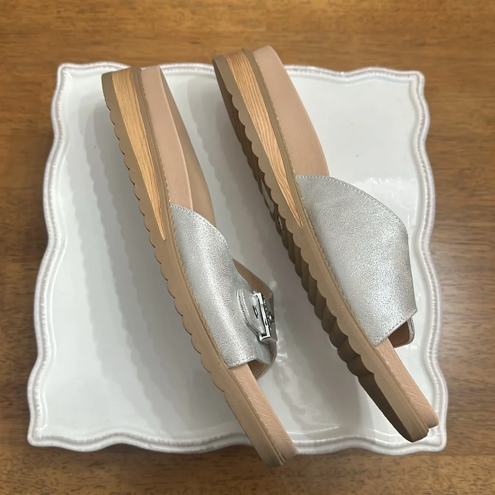 Dr. Scholl's Buckle Slide Sandals Island Icon Silver Metallic - 11 Wide - Picture 2 of 4